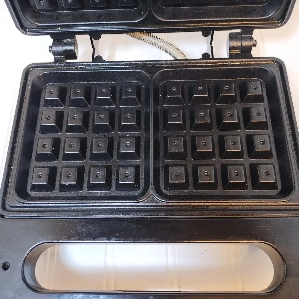 Salton Belgian Waffle‎ Maker - WM-4A - 120V - Nonstick Tested Working Vintage